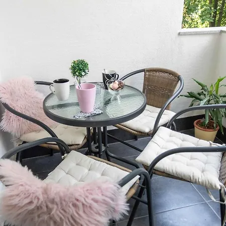 Sunny 2Bdr Apartment With A Balcony Zagreb Exterior photo