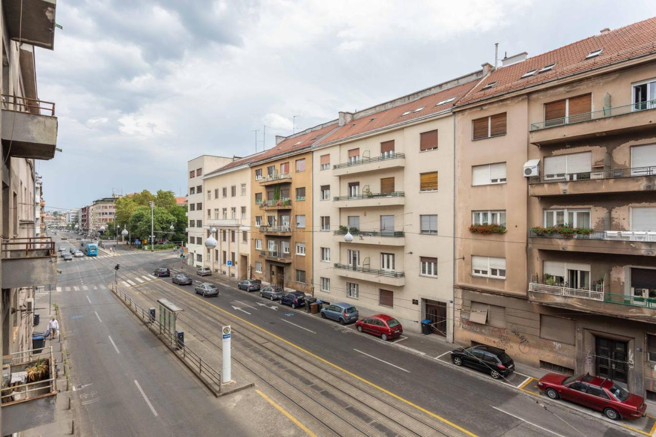 Sunny 2bdr With A Balcony * Zagreb