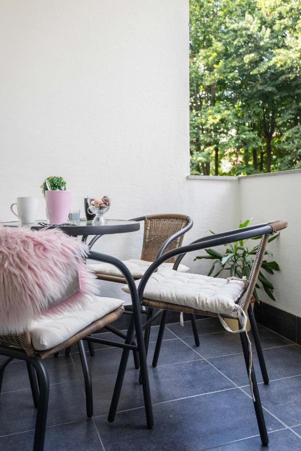 Sunny 2bdr With A Balcony * Zagreb